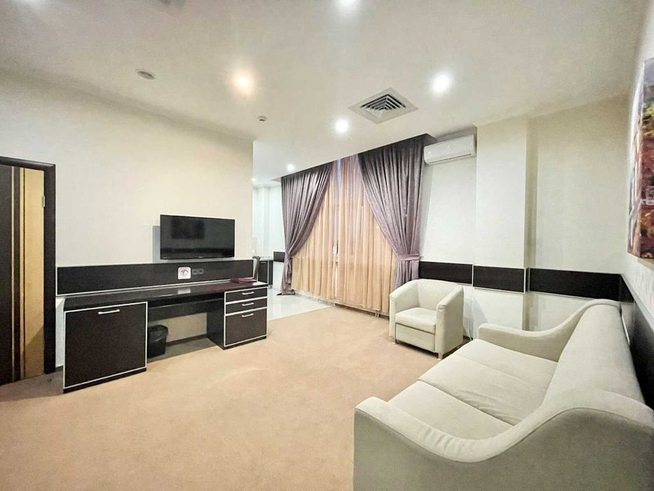 Посуточно 3к апартаменты метро Теремки 2 км (Свет есть всегда!)