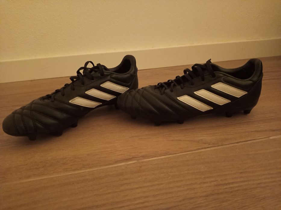 Chuteiras futebol adidas pouco utizadas preço negociável