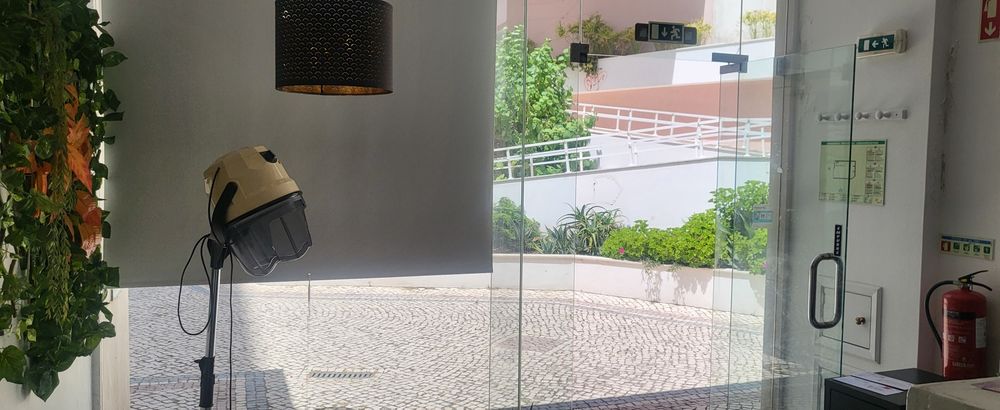 Alugo um espaço para estética e massagem  e uma cadeira de salão