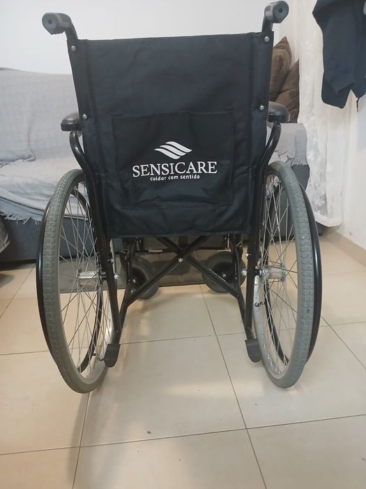 Cadeira de rodas semi-nova