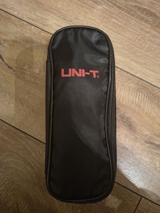 Miernik cęgowy prądu AC napięcia 600V AC/DC UT200A