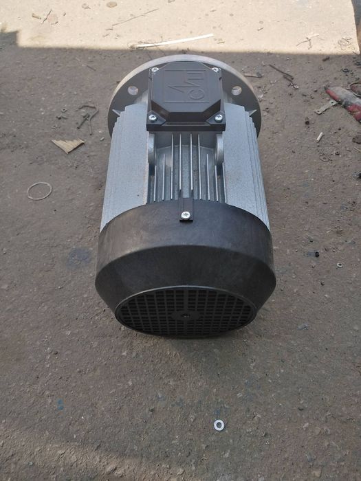 Однофазный электродвигатель 0.55 0.75 1.1 1.5 2.2 3.0 4.0 квт