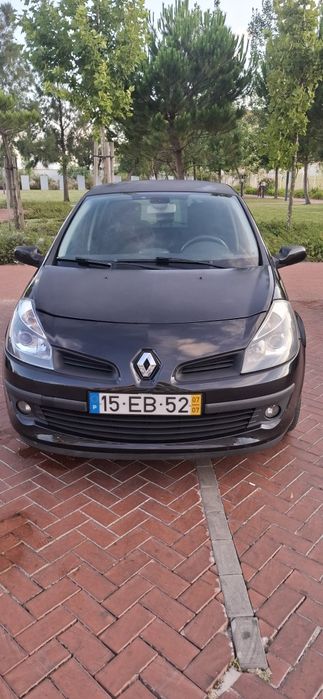 Renault  clio 1.2513198473516175364