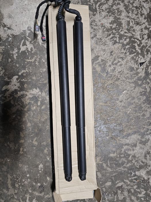 Siłowniki Amortyzatory Seat Ateca klapa tył