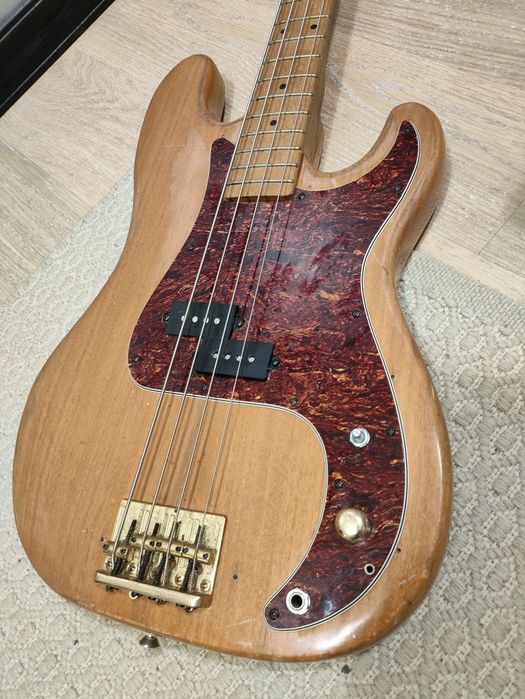 4х-струнна бас-гітара Fender Precision Bass
