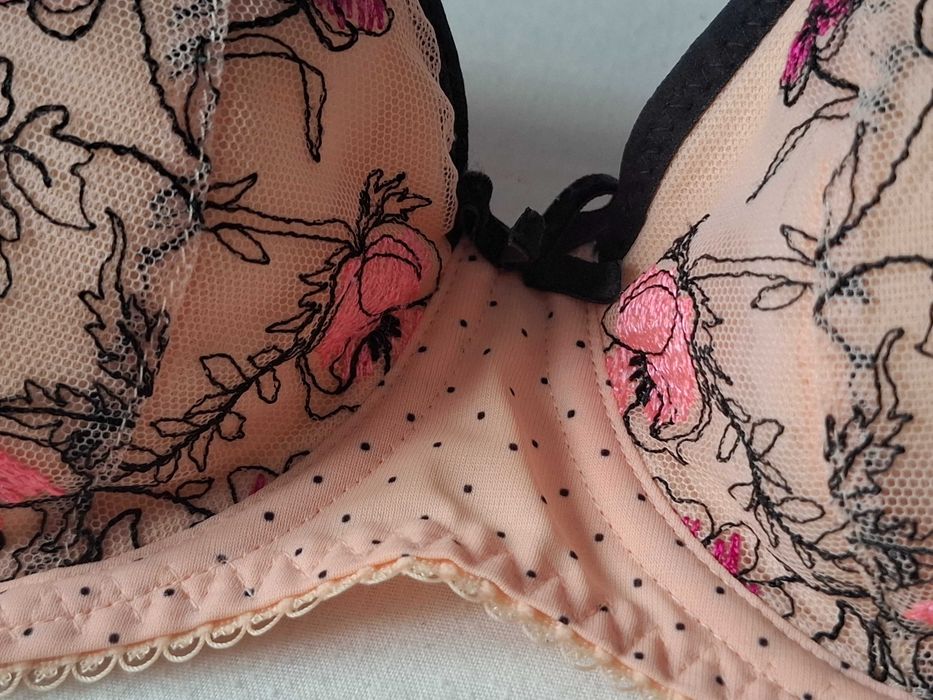 Biustonosz stanik Freya 65 F/30 E. Jak nowy. Lekko usztywniany.