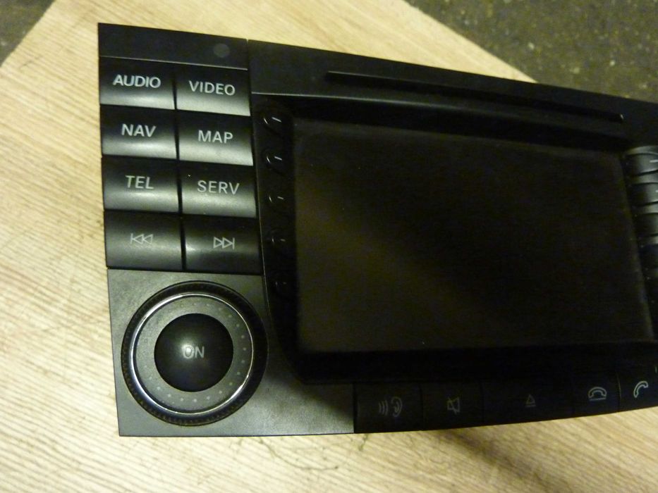 MERCEDES-BENZ W211 E KLASA nawigacja radio DVD książka