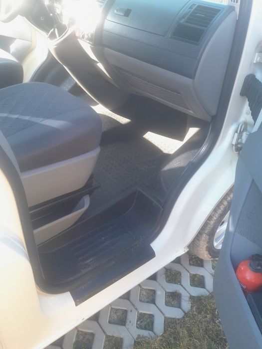 VW T5 Transporter 8 osób