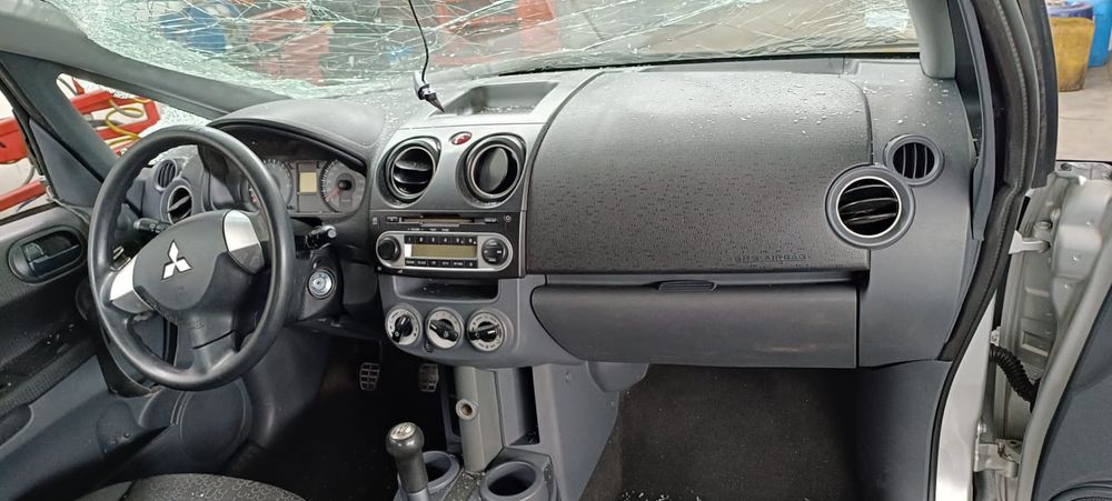 Mitsubishi Colt Cz3 De 2011 Disponível Para Peças