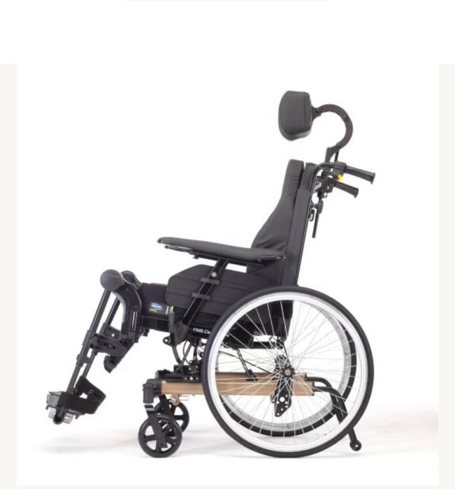 Cadeira de Rodas Manual de Conforto Rea Clematis Pro