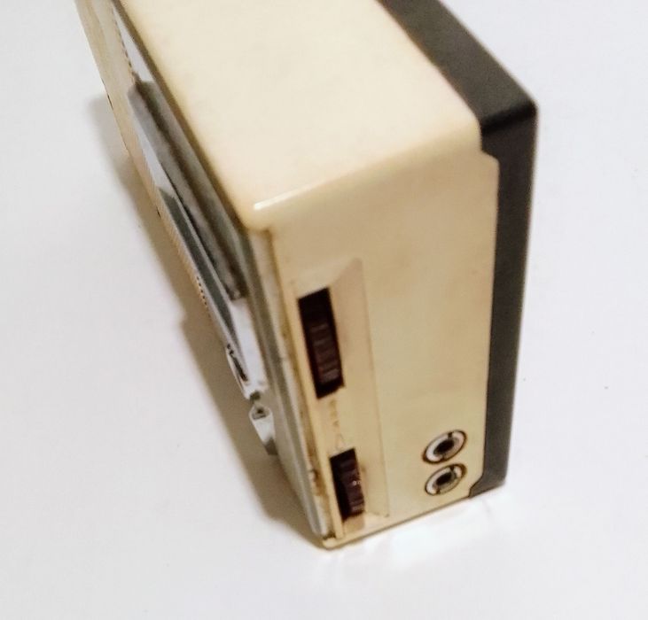 Rádio Sanyo 8TR Deluxe