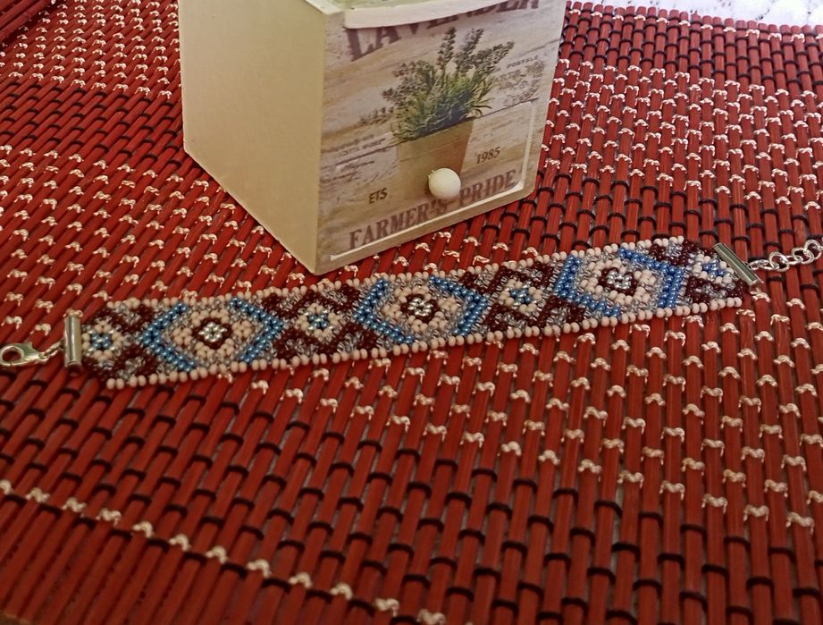 Прикраси з бісеру