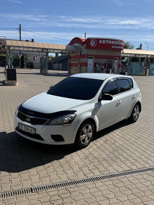 Киа Сид  2012 год.