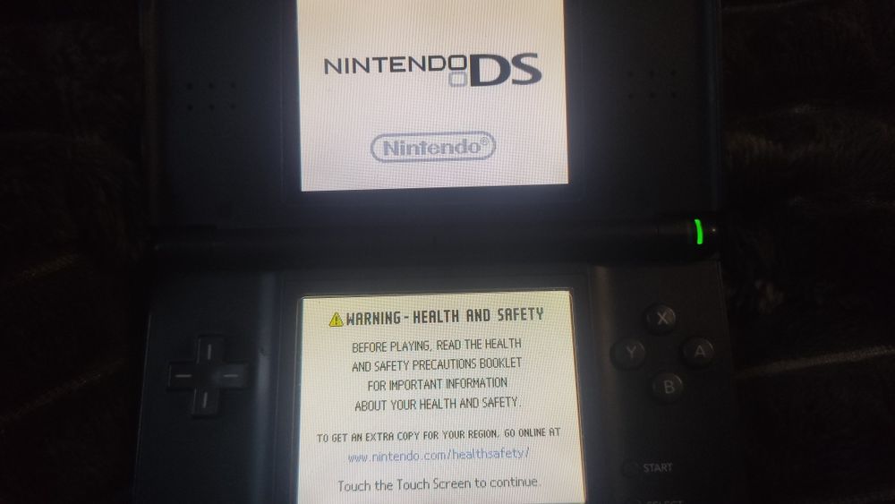 Продам Nintendo ds lite
