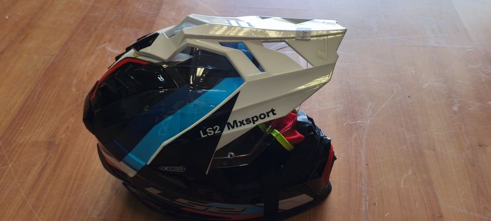 Vendo capacete LS2 explorer carbon