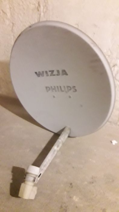 Sprzedam antene satelitarna z konwenterem tunerem i pilotem.