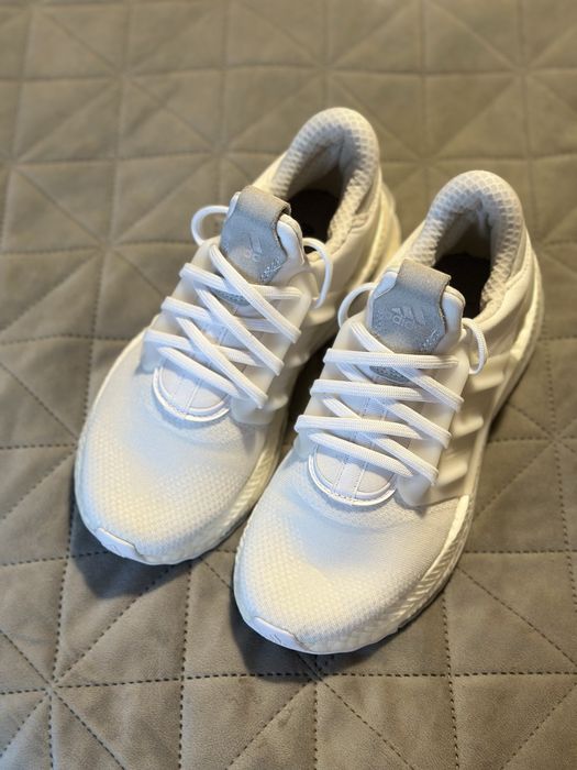 Кросівки adidas boost 36