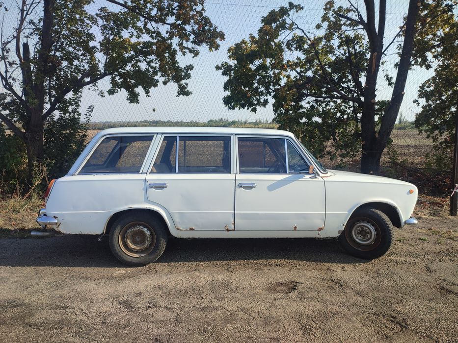 Автомобіль ВАЗ 2102
