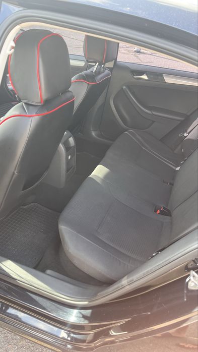 Продам Volkswagen Jetta 2015 года, 1.8 бензин