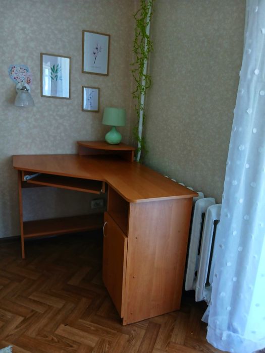 Стіл письмовий кутовий