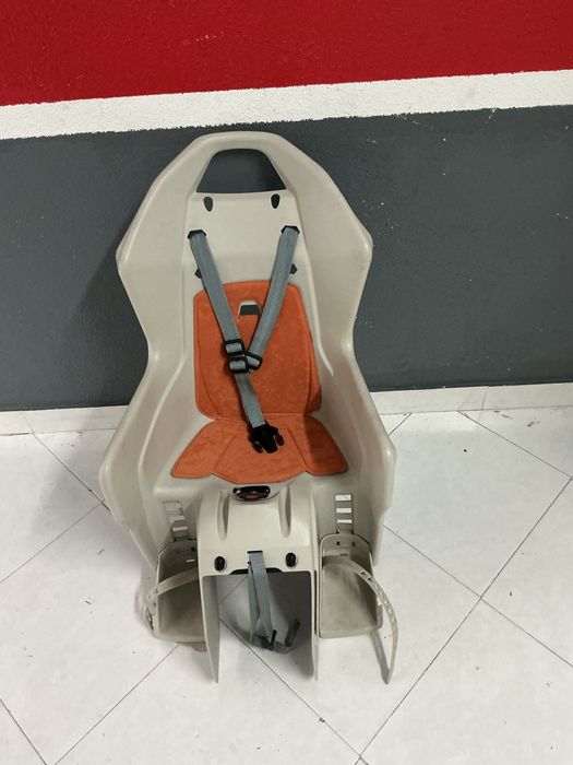 Vendo cadeira polisport de crianca para bicicleta
