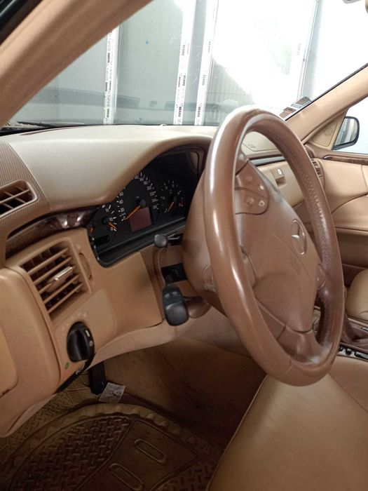 Mercedes-Benz E270 CDI Avantgard Homolg. 7 passageiros