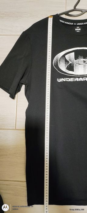 Чоловіча спортивна футболка від бренду Under armour.