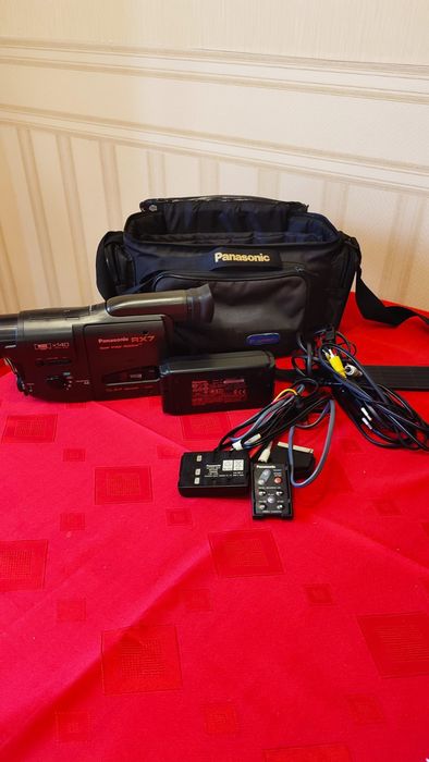 Відеокамера Panasonic RX7 VHS-C+комплект,під ремонт