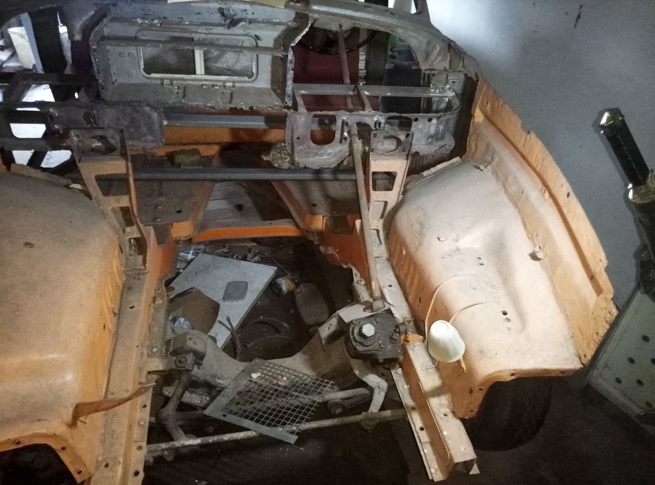 Нове днище газ 21