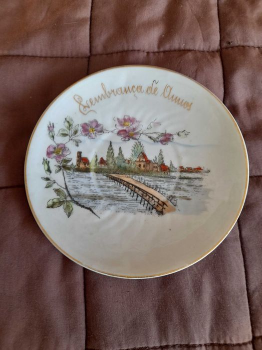 Pires + Chávena em Faiança da Vista Alegre --Muito antiga