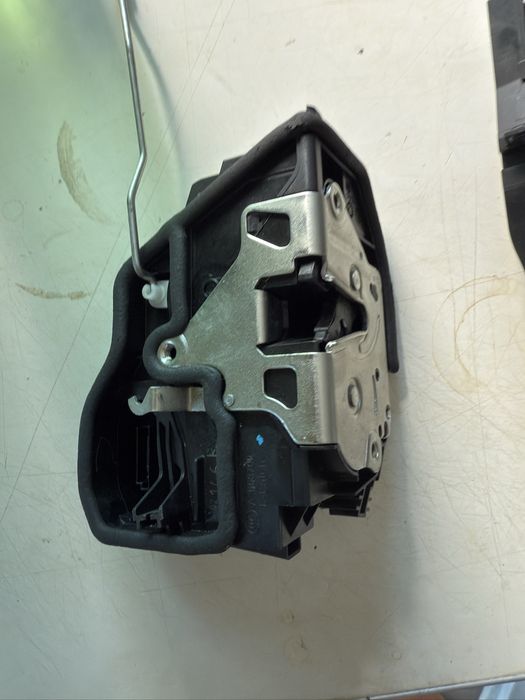 Замок и ручка правой двери BMW F21 Original