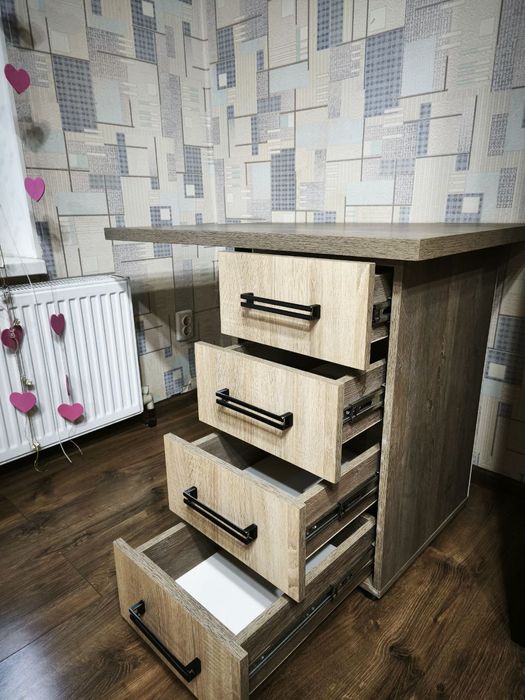 Продам Стол письменный