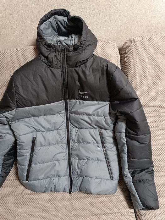 Продам куртку Nike(р.М)