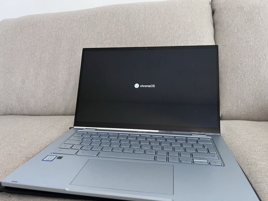 Computador Asus.