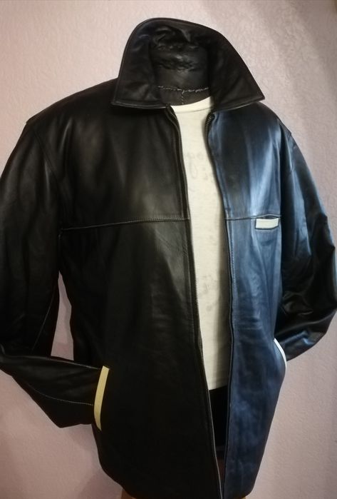 Шкіряна чоловіча куртка