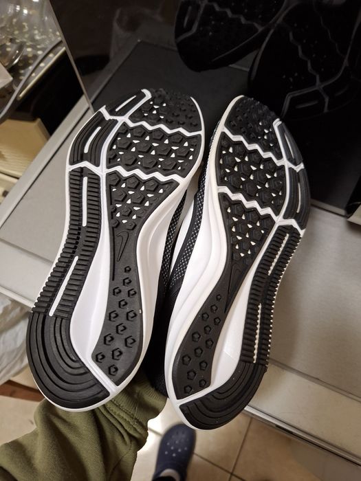 Кроссовки nike  running р 40 -25.5см сетка новые оригинал