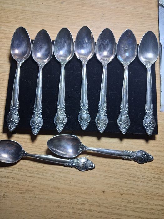 Продам мельхиор чайные ложки недорого.