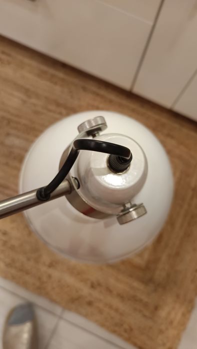 Lampa ścienna  metalowa.