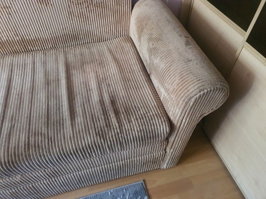 Kanapa-sofa z funkcją spania i metalowym stelażem
