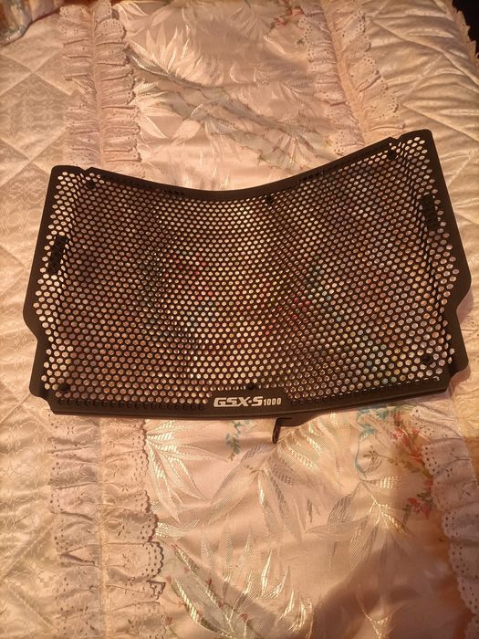 Material Suzuki Gsxs 1000 2023