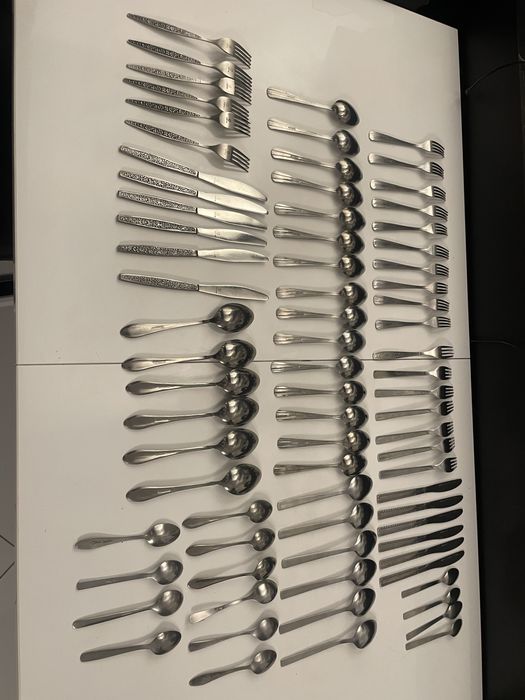 Sztućce Różne Niekompletne