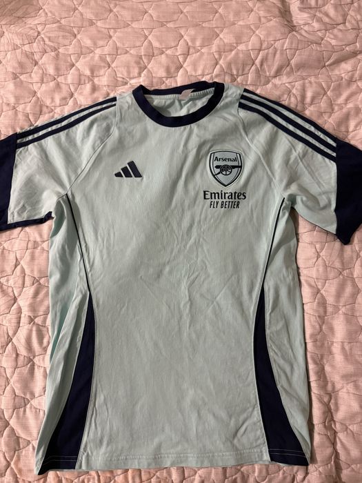 Продам футболку adidas Arsenal оригінал нова