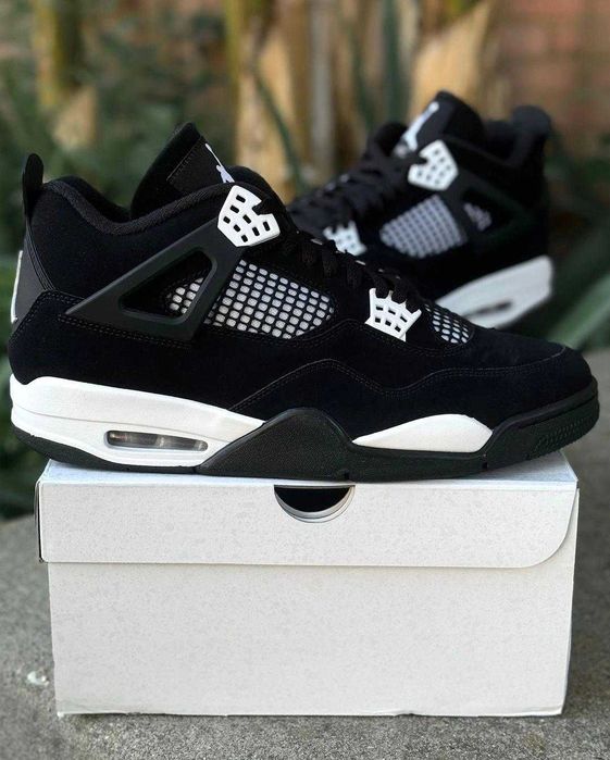 Jordan 4 Retro White Thunder Rozmiar  46