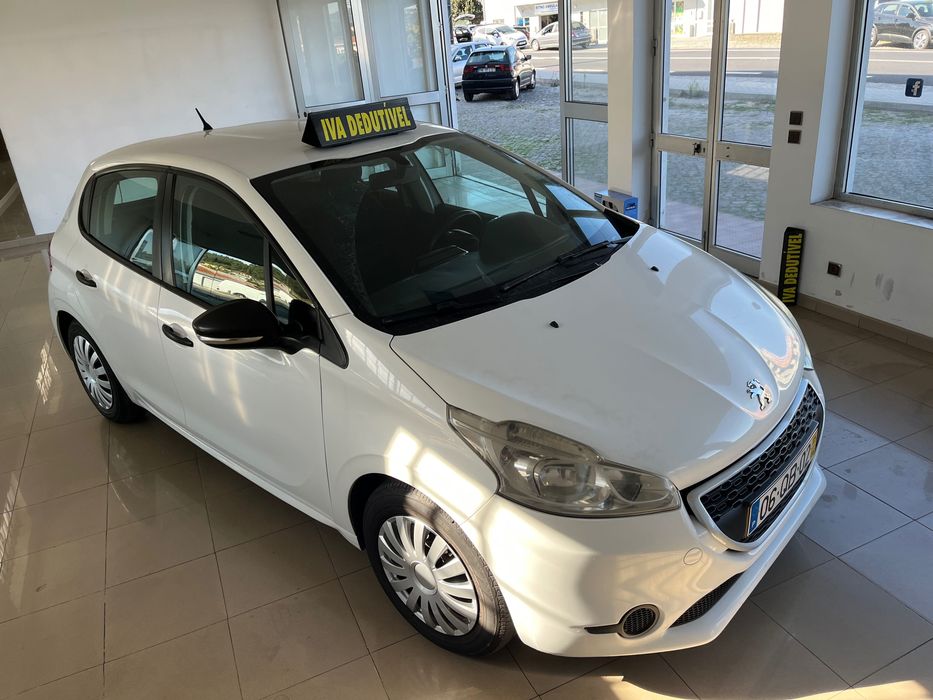Peugeot 208 1.4hdi * 6.097€ + IVA *