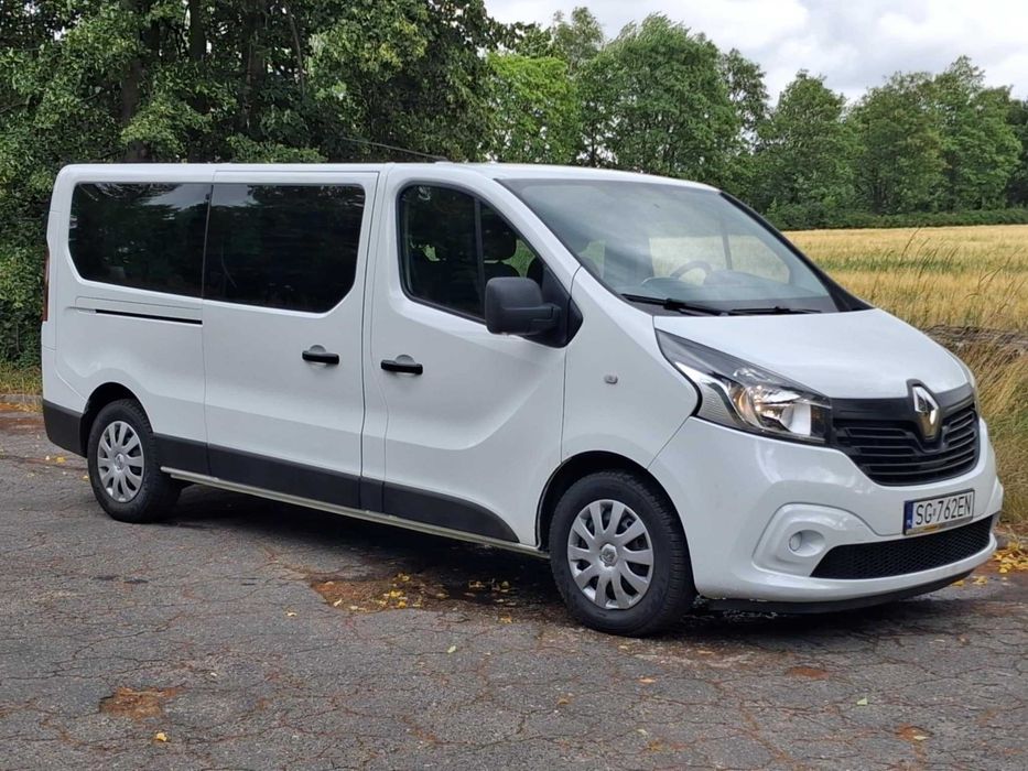 Wynajem busa 9-osobowego Renault Trafic Long.