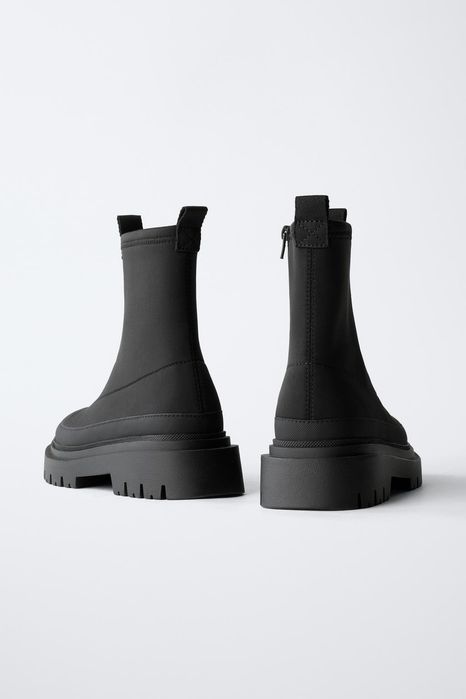 Botins tipo meia à prova de água -  nº38 (Novos)