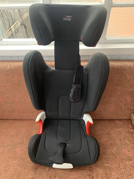 Автокрісло Britax Romer Kidfix II XP 15-36 кг (3,5-12 років)