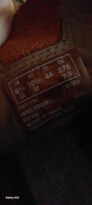 Продам новые зимние ботинки CLARKS  размер 42 ,5