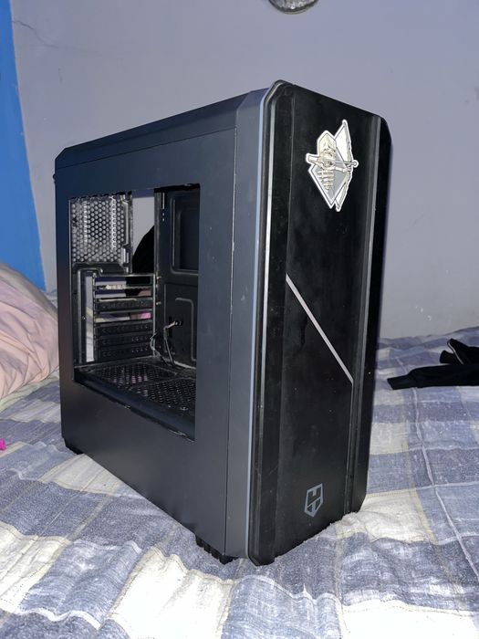 Caixa pc em bom estado