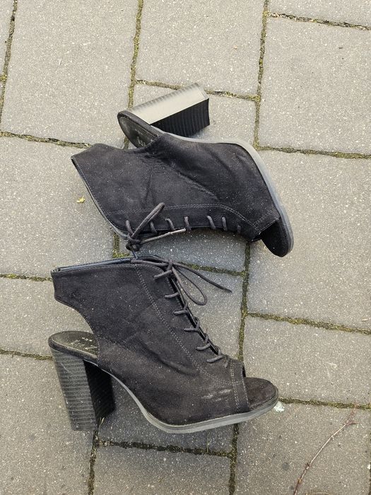 Czarne sandały na słupku buty damskie odkryte palce pięta 39